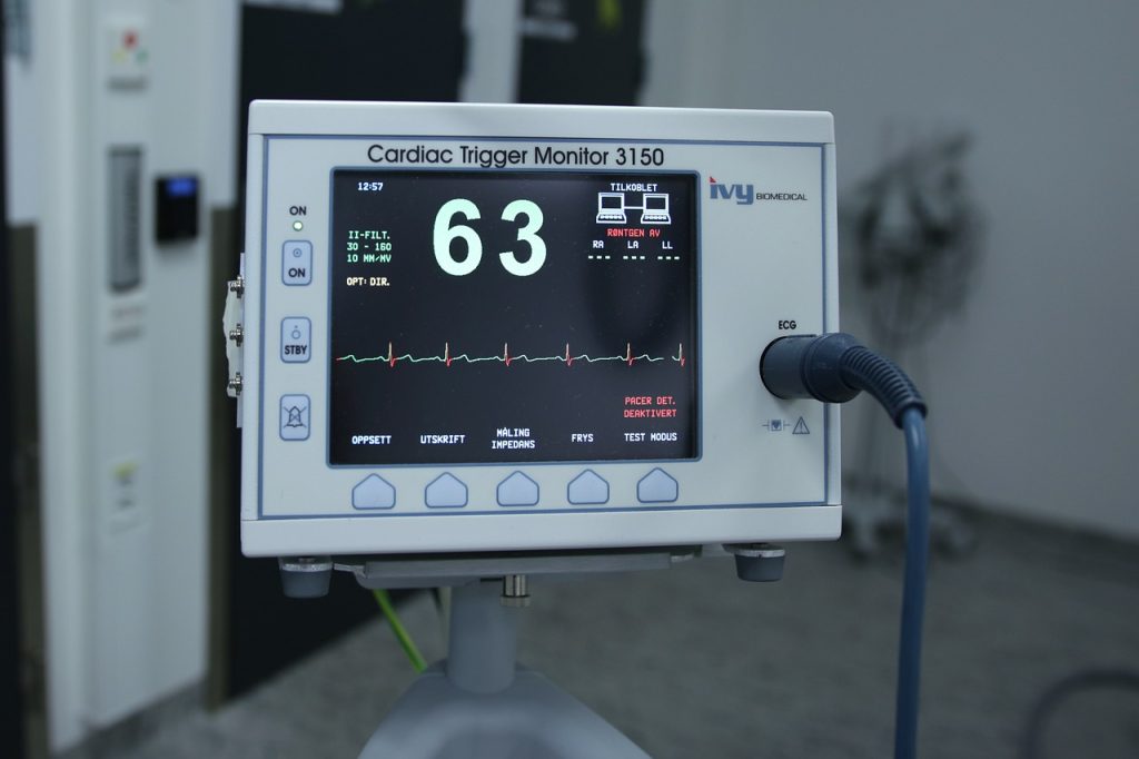 Herz-Trigger-Monitor ein einfach zu bedienender Farbbildschirm, der die EKG-Kurve und Herzfrequenz eines Patienten anzeigt